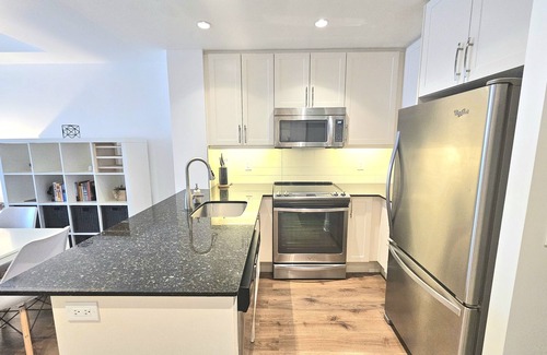 Old Mill Condo | Fully Appointed Executive Condo