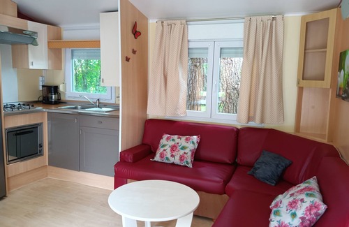 Montestruc-sur-Gers House | Fully equipped and air-conditioned mobile home with private terrace