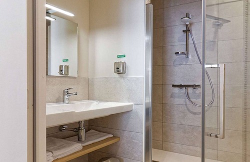 Cholet Apartment | Fully equipped 3-star rated modern air-conditioned apartment