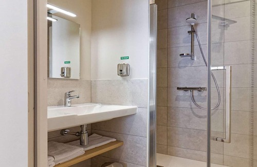 Cholet Apartment | Fully equipped 3-star rated modern air-conditioned apartment