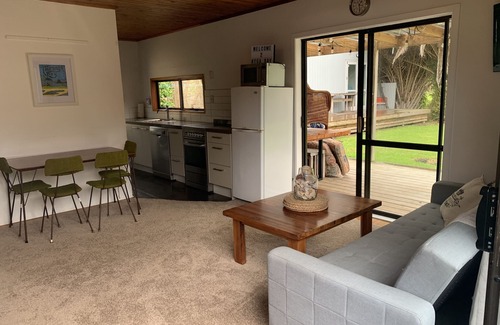 Kaeo Apartment | Fully Equipped 4 Brm Bach, Perfect for Relaxing, Only Metres to the Water