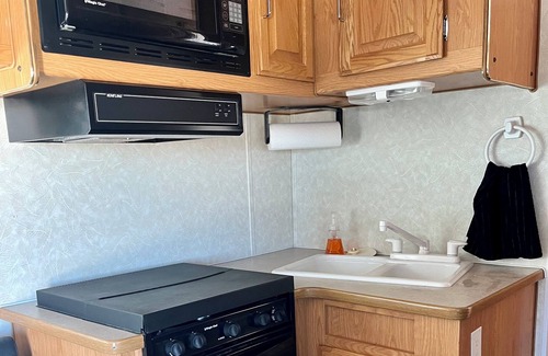 Meeker House | Fully equipped camp trailer