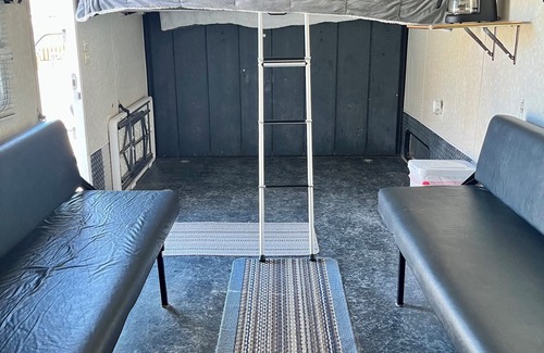 Meeker House | Fully equipped camp trailer