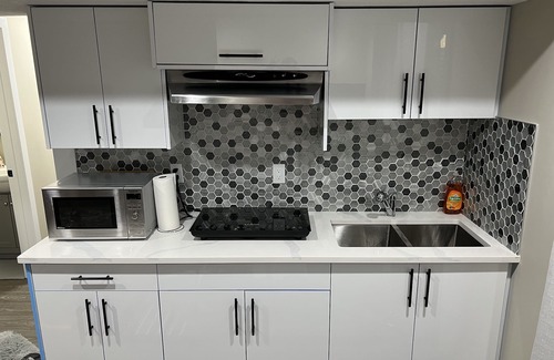 Southwest Edmonton House | Fully Equipped Luxury Home away from Home - Windermere
