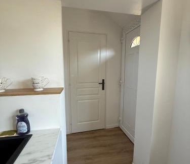 Montreuil-Bellay Apartment | Fully equipped one-bedroom apartment, unpack your bags