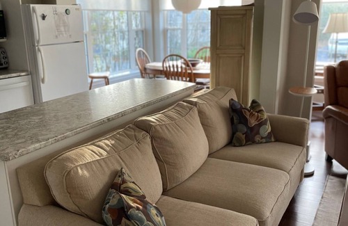 Wellington Cottage | Fully Equipped Two Bedroom Cottage - heart of Wellington, Prince Edward County