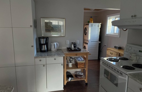 Wellington Cottage | Fully Equipped Two Bedroom Cottage - heart of Wellington, Prince Edward County