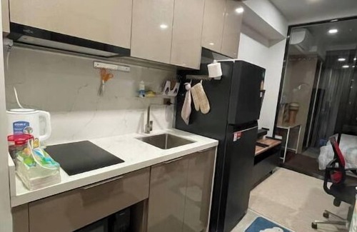 Bangkok Central Business District Condo | Fully Equipped 1 Bedroom in Rama 9