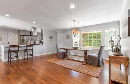 Smyrna House | Fully Fenced Rustic Home Minutes From Truist Park