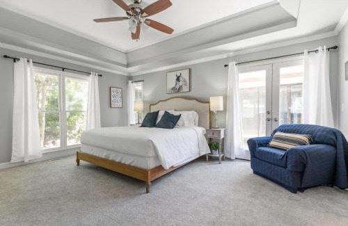 Smyrna House | Fully Fenced Rustic Home Minutes From Truist Park