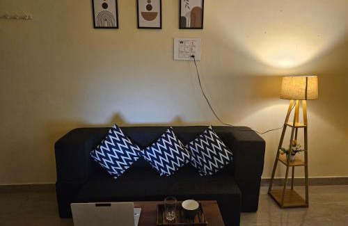 Toranagallu Apartment | Fully furnished 1 BHK home with AC