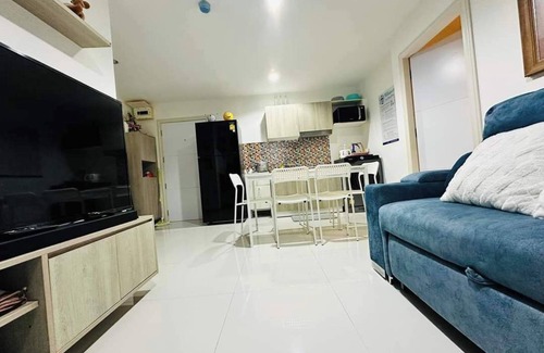 Talat Khwan Apartment | Fully Furnished 2 Bed and 2 BathApartment with Pool & Fitness + WiFi!