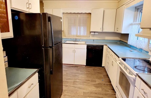 Salisbury House | Fully furnished 3-bedroom house sporting Queen-size beds in each room