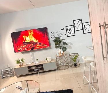 Weltevredenpark Apartment | Fully Furnished 3 bedroom apartment rental