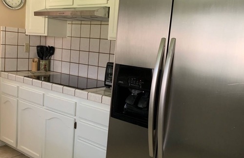 Palmdale Condo | Fully Furnished, 3 King Bedrooms, Townhouse on Bluebird Lane, Palmdale