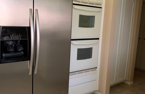 Palmdale Condo | Fully Furnished, 3 King Bedrooms, Townhouse on Bluebird Lane, Palmdale