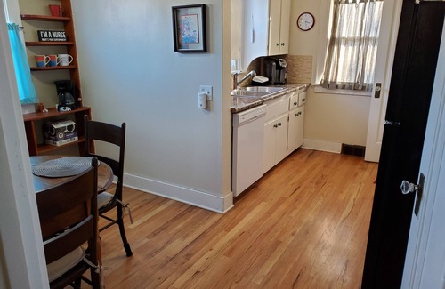 Benson House | Fully furnished 3BR home in trendy Benson w/restaurants +