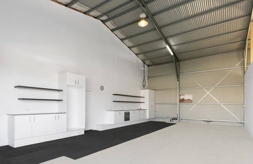 Sutton Apartment | Fully furnished beautiful Shed House Sutton, NSW