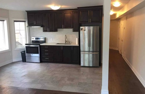 York University Heights House | Fully Furnished Bright and Luxurious Bedroom in North York-6