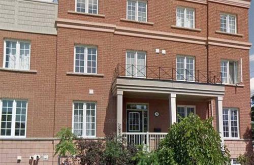York University Heights House | Fully Furnished Bright and Luxurious Bedroom in North York-8