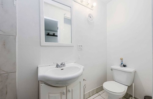 Village at York University House | Fully Furnished Bright and Luxurious Bedroom in North York-10
