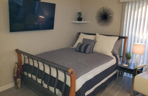 Surprise Apartment | Fully Furnished Condo-Heated Pool-Hot Tub Yr Rnd
