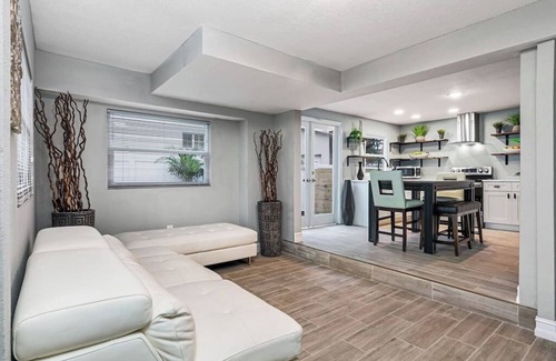 Old Harbor Place House | Fully furnished guest house in Clearwater (GH1)