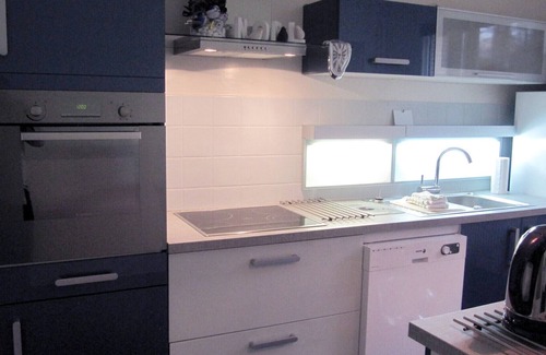 Chambery Apartment | Fully furnished holiday apartment 4 * rated - very pleasant - 700 sq feet