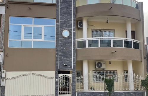Rufisque House | Fully Furnished House! Free internet access/Car & Driver optional.
