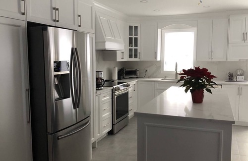 Laval House | Fully furnished house with Pool in Laval