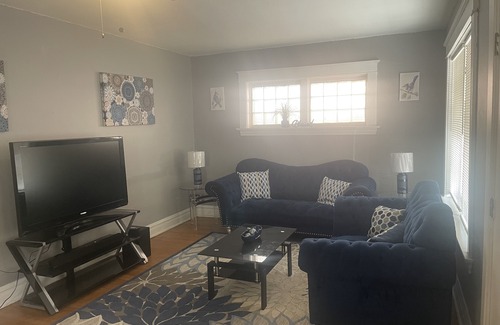 St. Louis House | Fully furnished modern home, all access.