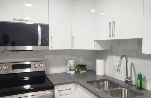 Southwest Edmonton House | Fully furnished, newly finished basement apartment in a serene neighborhood