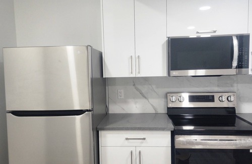 Southwest Edmonton House | Fully furnished, newly finished basement apartment in a serene neighborhood