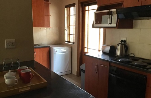 Bloemfontein House | Fully Furnished Pentagon Park