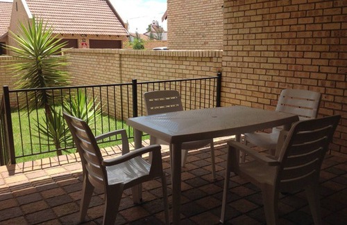Bloemfontein House | Fully Furnished Pentagon Park