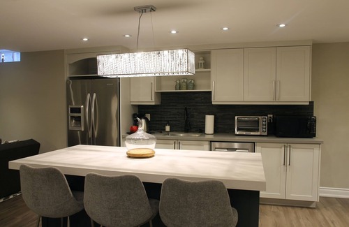 Richmond Hill Apartment | Fully Furnished Private Guest Suite