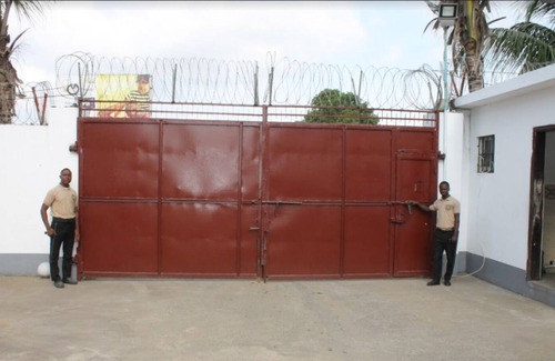 Monrovia House | Fully Furnished & Serviced 1Bed apartment Six