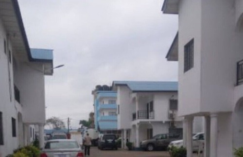 Monrovia House | Fully Furnished & Serviced 1Bed apartment Twelve