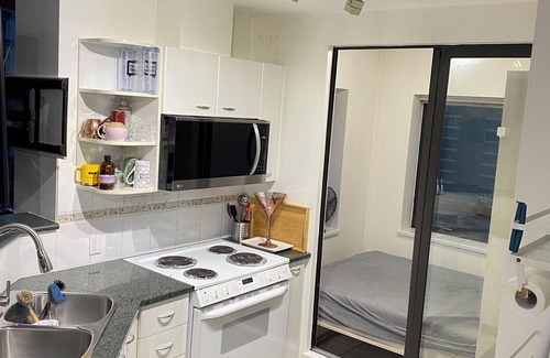 West End Apartment | Fully Furnished Studio