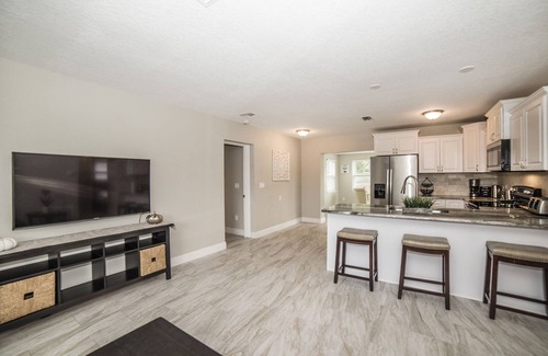 Largo House | Fully Furnished W/All Utilities