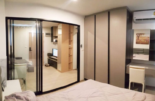 Bang Na Condo | Fully furnished+wify & pool /Easy commute downtown by train