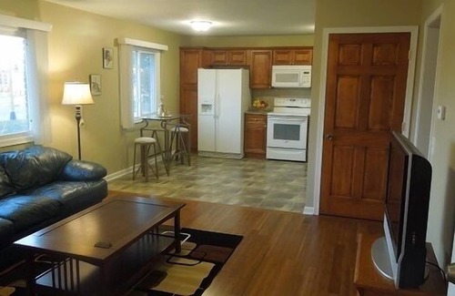 New Hope Apartment | Fully furnshed and supplied apartment with cable, Internet, towels, dishes, more