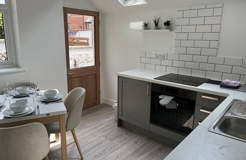 Lytham St. Anne's Apartment | Fully refurbished modern ground floor 2 bed apartment. 700 yards from the beach❤