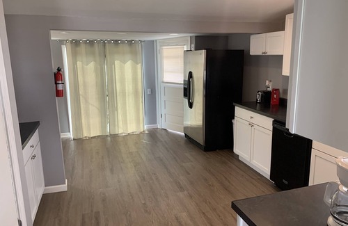 Cedar Rapids House | Fully Remodeled 3 bd Home! Quiet Safe Neighborhood