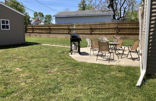 Cedar Rapids House | Fully Remodeled 3 bd Home! Quiet Safe Neighborhood