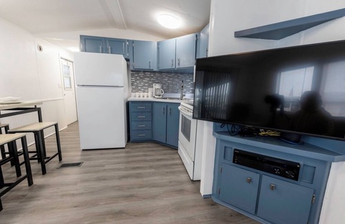 Zephyrhills South House | Fully remodeled cozy mobile home in charming Zephyrhills with AC, WiFi