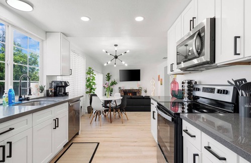 Citrus Heights House | Fully Remodeled 4BD3BA Home w/Pool near Highway