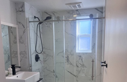 Saint-Laurent Apartment | Fully renovated appartement with free parking