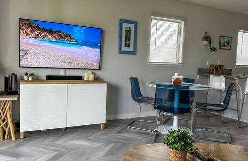 Wailua Condo | Fully Renovated 1BR/1BA condo w/AC. Short walk to beach & Coconut Marketplace!