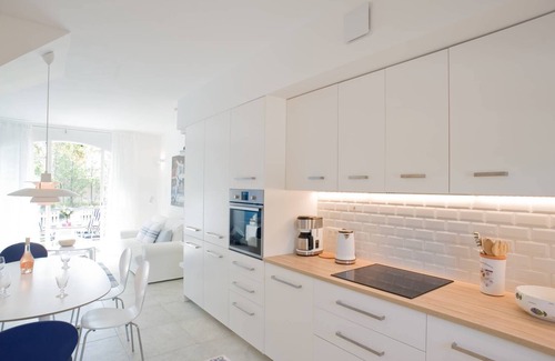 Port Grimaud House | Fully renovated air-conditioned cabin close to the beach